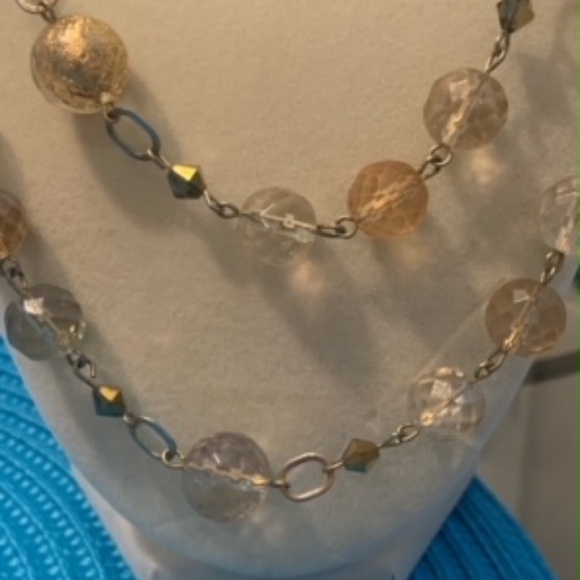 Attractive Clear and Light Gold Glass Bead Necklace - Picture 3 of 7